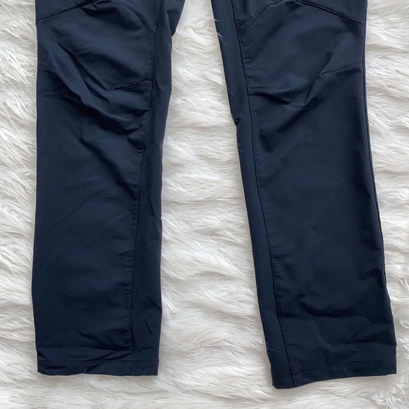 Mountain Hardwear | Black Belted Hiking Pants - Picture 7 of 12